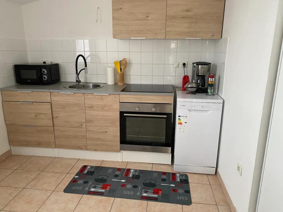 Appartement Proche Du Centre بوتون المظهر الخارجي الصورة